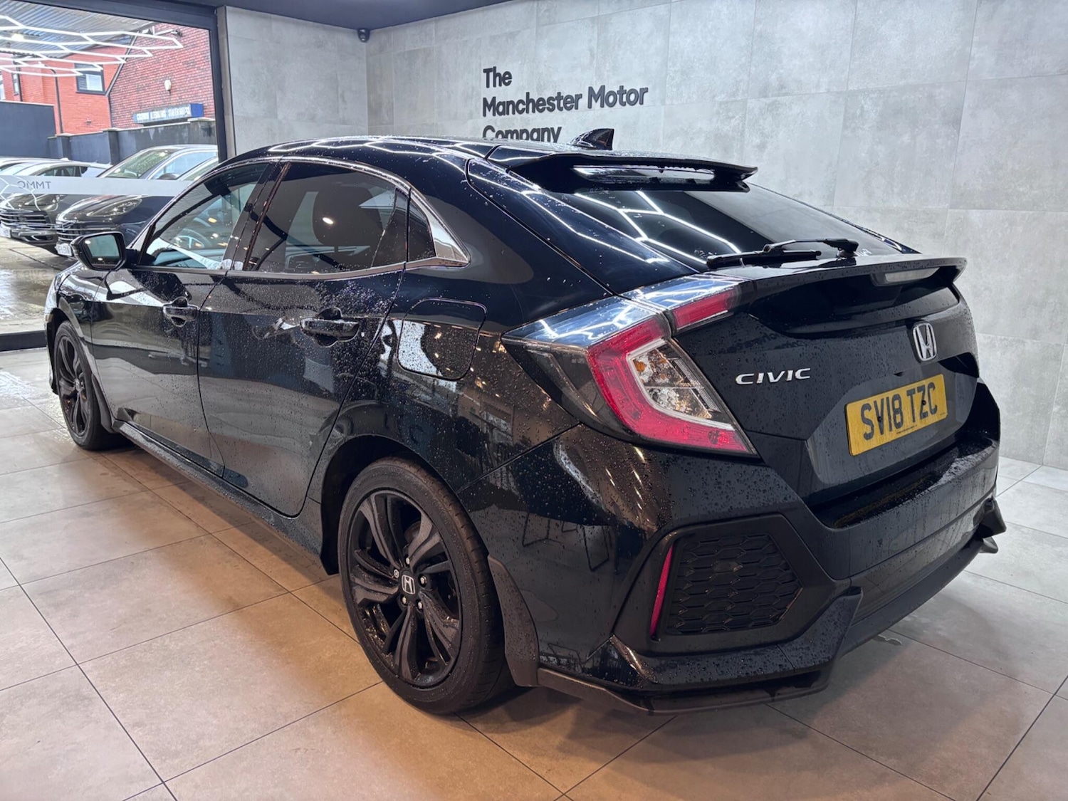 Used Honda Civic 2018 for sale - 77468000: Photo 7