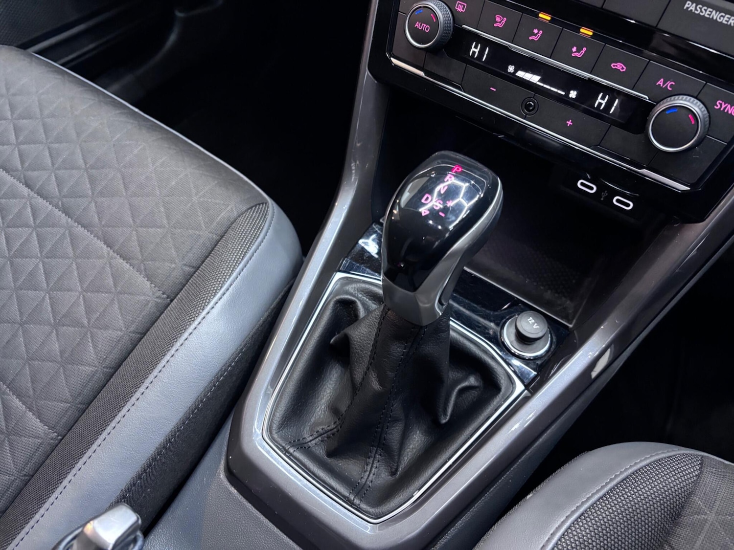 Used Volkswagen T-Cross for sale - 77344015: Photo 18