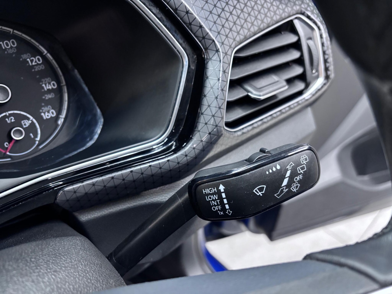 Used Volkswagen T-Cross for sale - 77344015: Photo 32