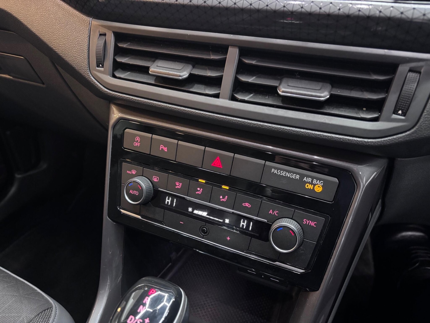 Used Volkswagen T-Cross for sale - 77344015: Photo 35