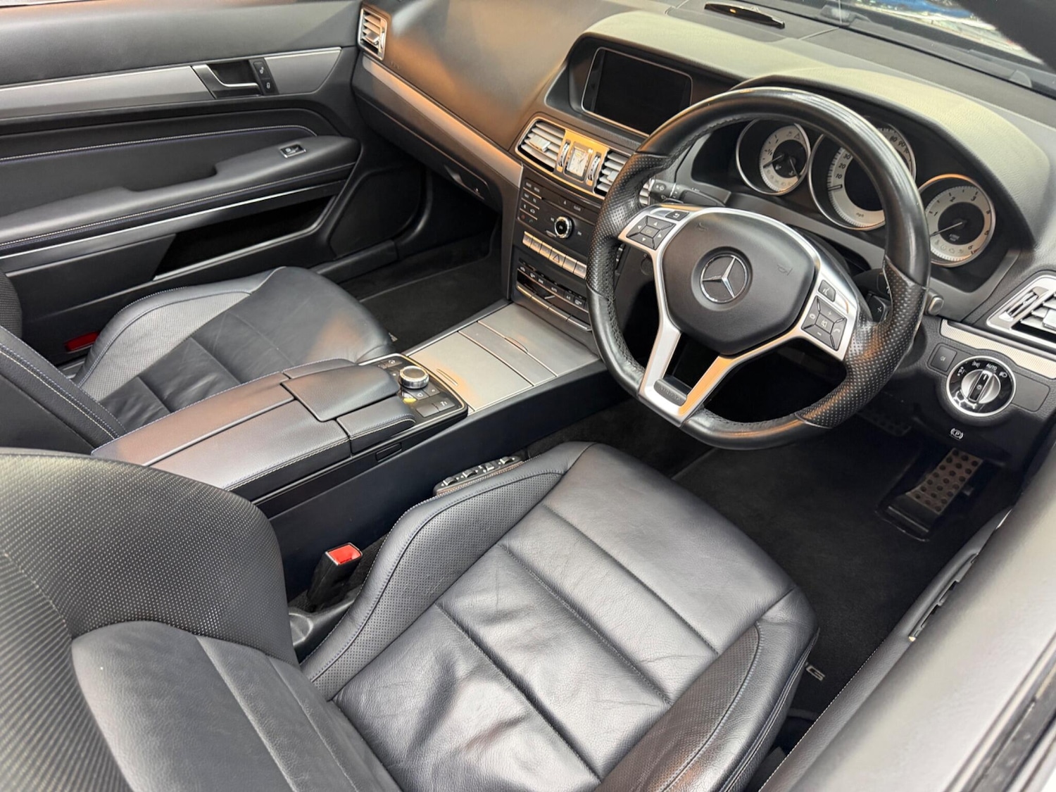 Used Mercedes-Benz E Class for sale - 77238365: Photo 11