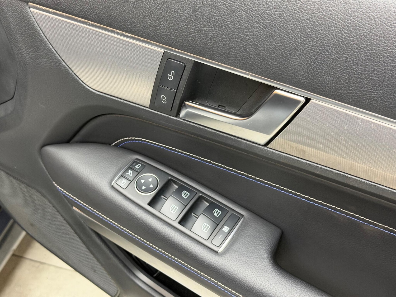 Used Mercedes-Benz E Class for sale - 77238365: Photo 20