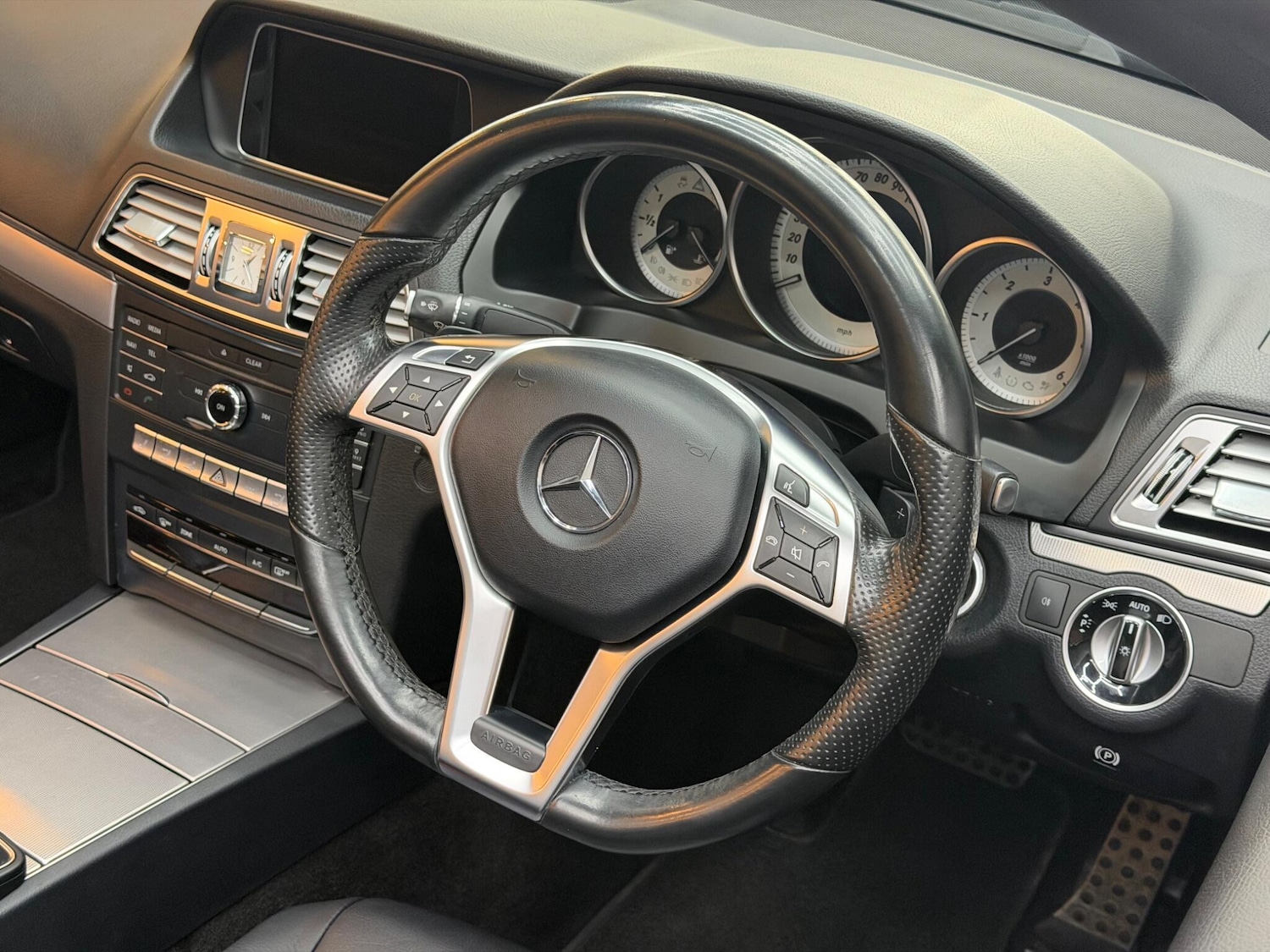 Used Mercedes-Benz E Class for sale - 77238365: Photo 31