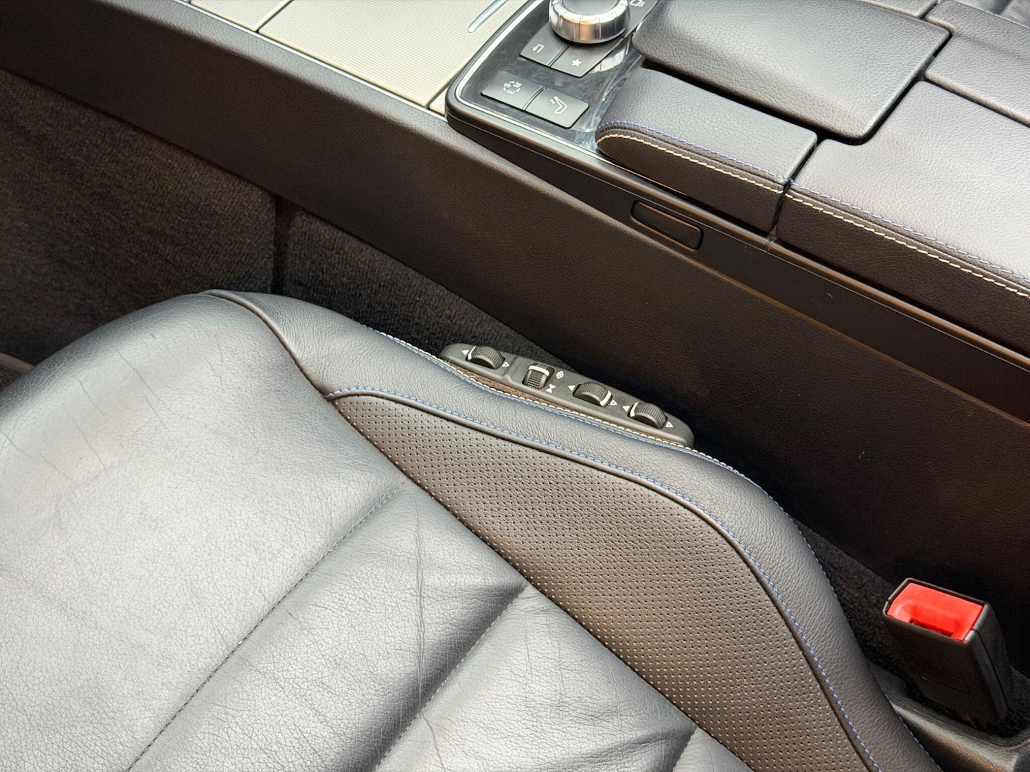 Used Mercedes-Benz E Class for sale - 77238365: Photo 42