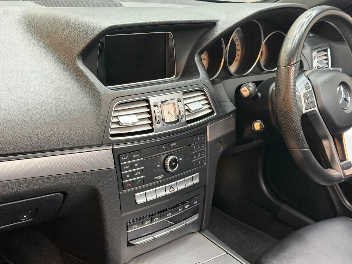 Used Mercedes-Benz E Class for sale - 77238365: Photo 8