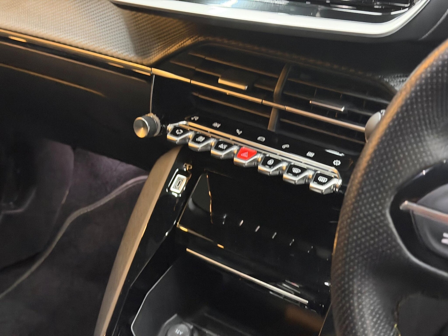 Used Peugeot 208 2023 for sale - 77386741: Photo 16