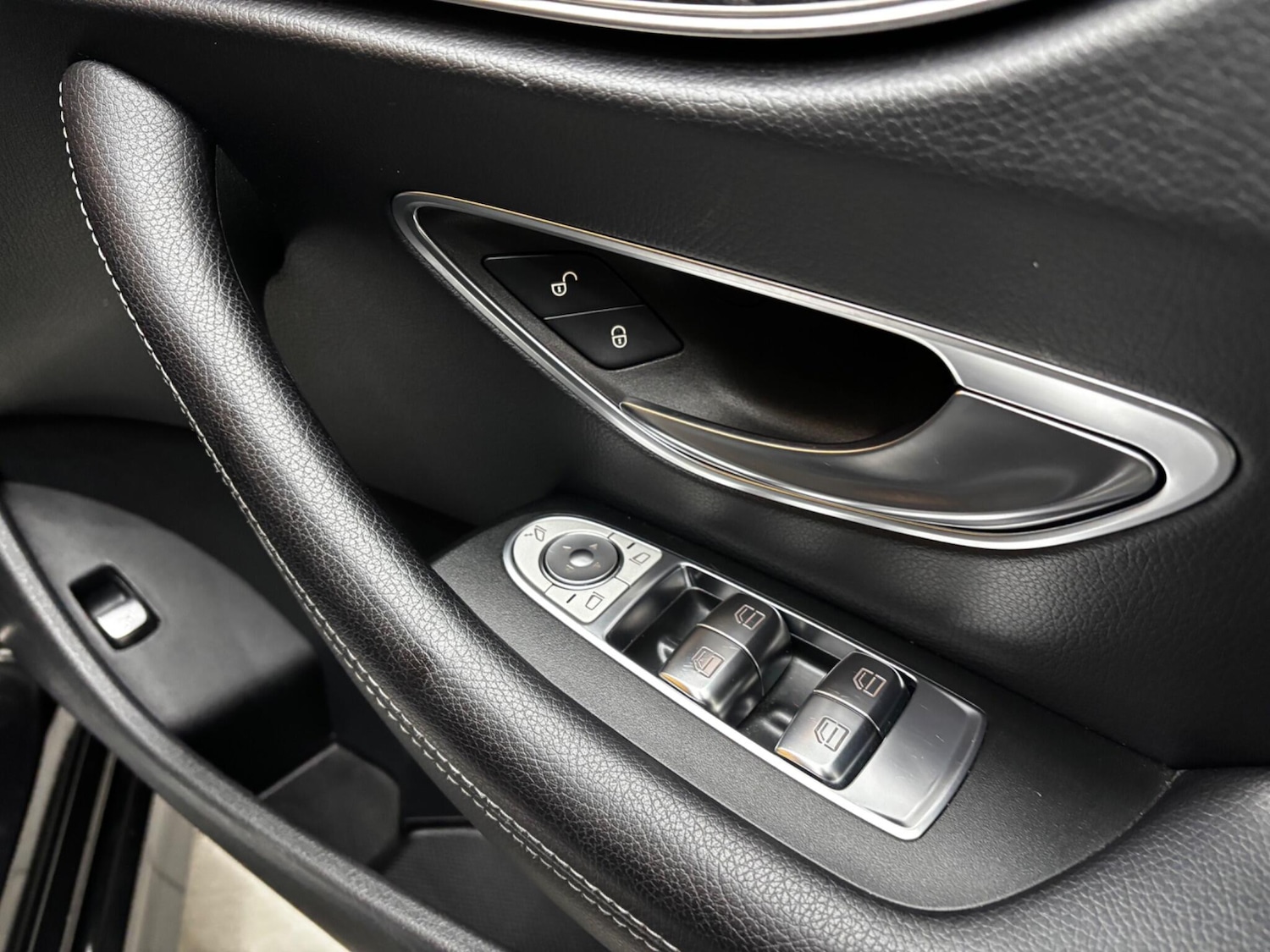 Used Mercedes-Benz E Class for sale - 78136411: Photo 67