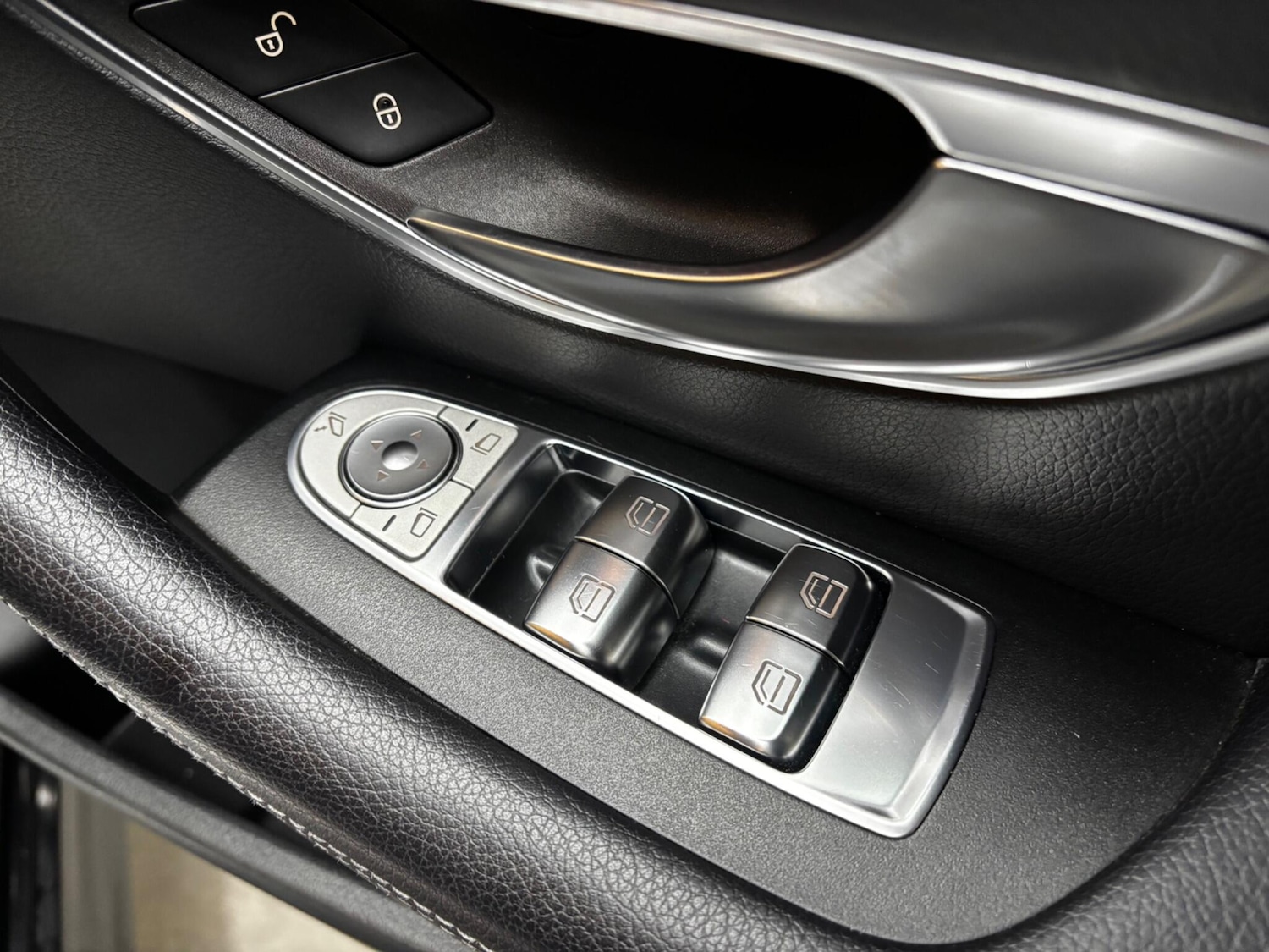 Used Mercedes-Benz E Class for sale - 78136411: Photo 68