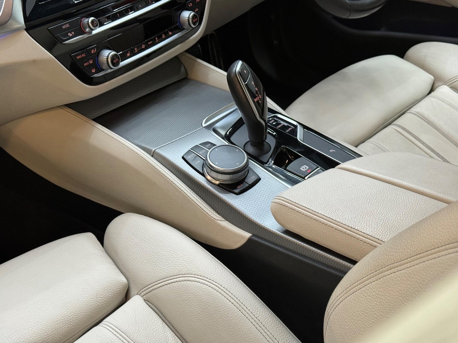 Used BMW 5 Series 2018 for sale - 76759556: Photo 11