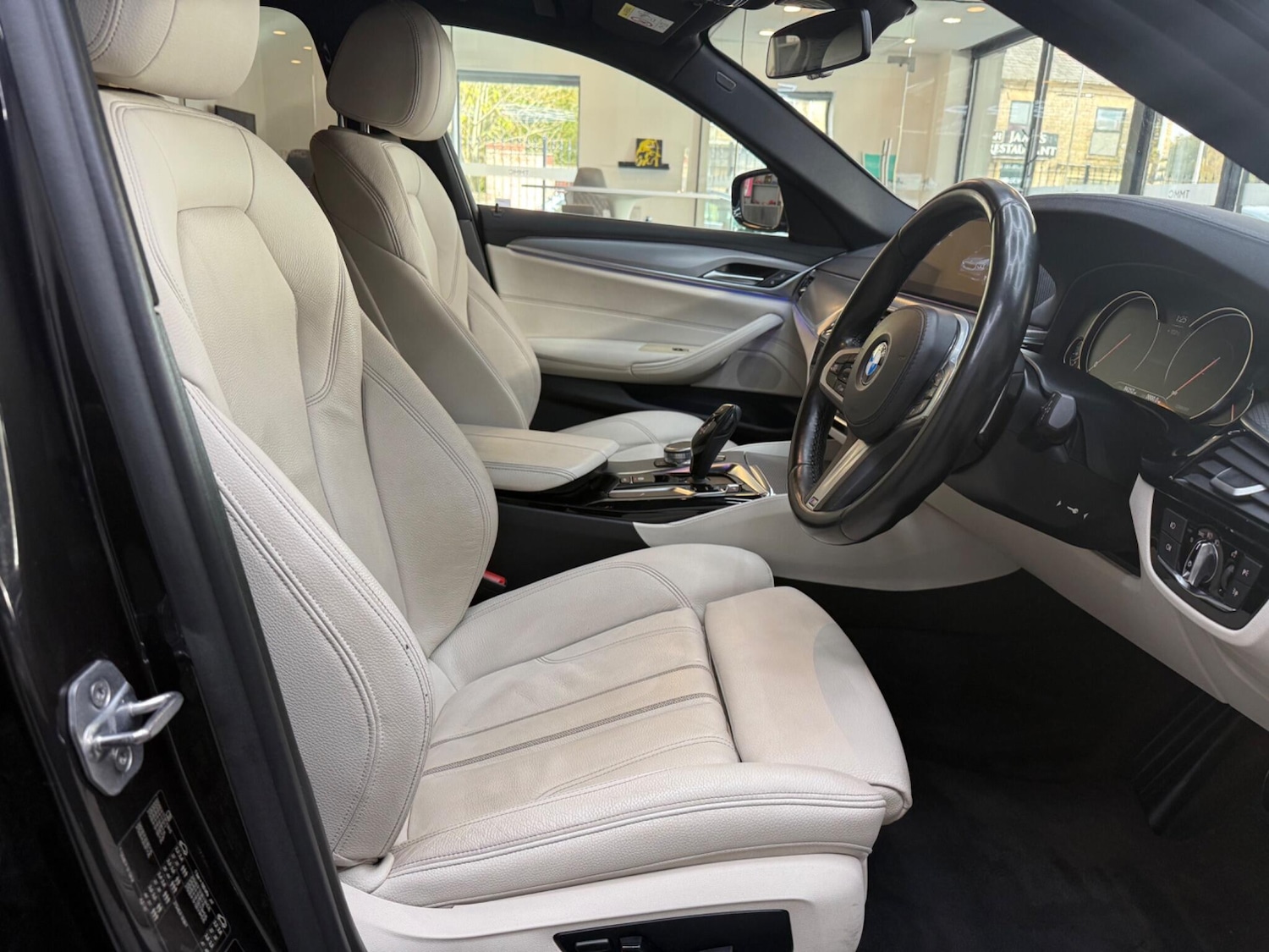 Used BMW 5 Series 2018 for sale - 76759556: Photo 15