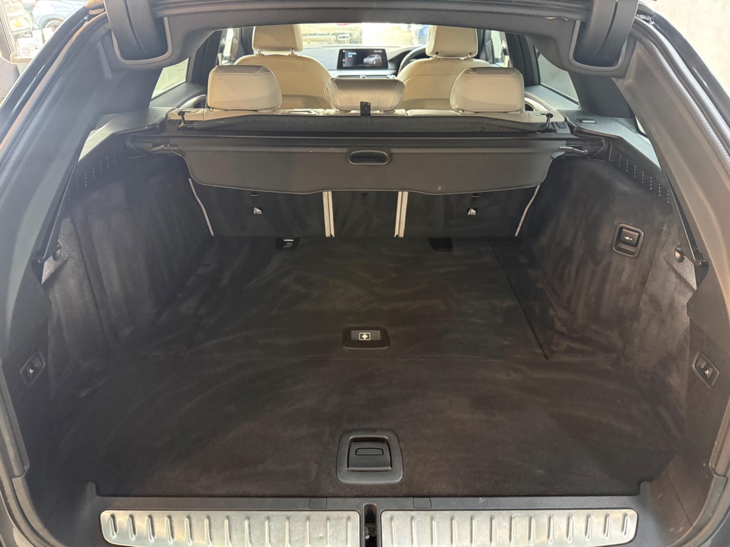 Used BMW 5 Series 2018 for sale - 76759556: Photo 43