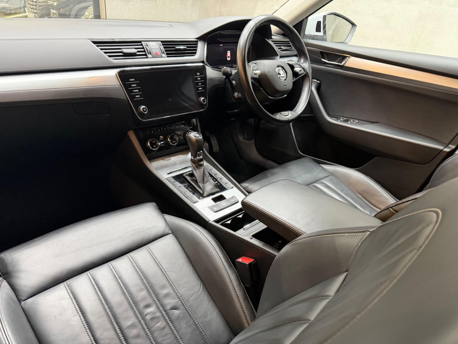 Used Skoda Superb 2022 for sale - 77305992: Photo 12