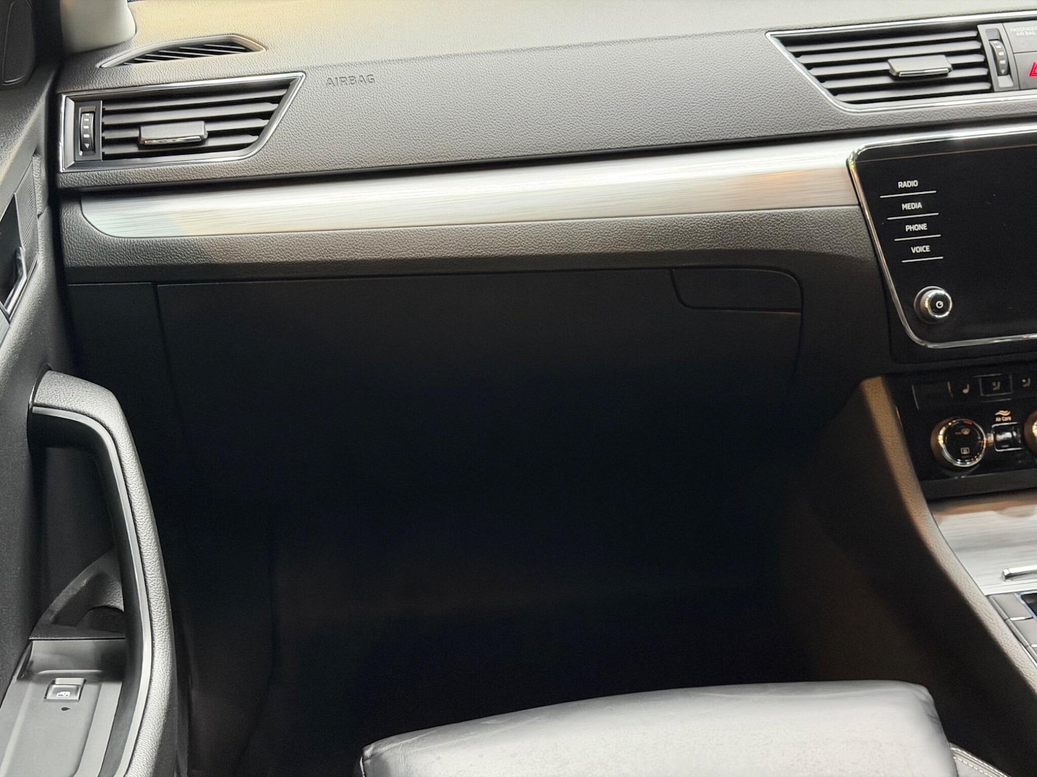 Used Skoda Superb 2022 for sale - 77305992: Photo 51