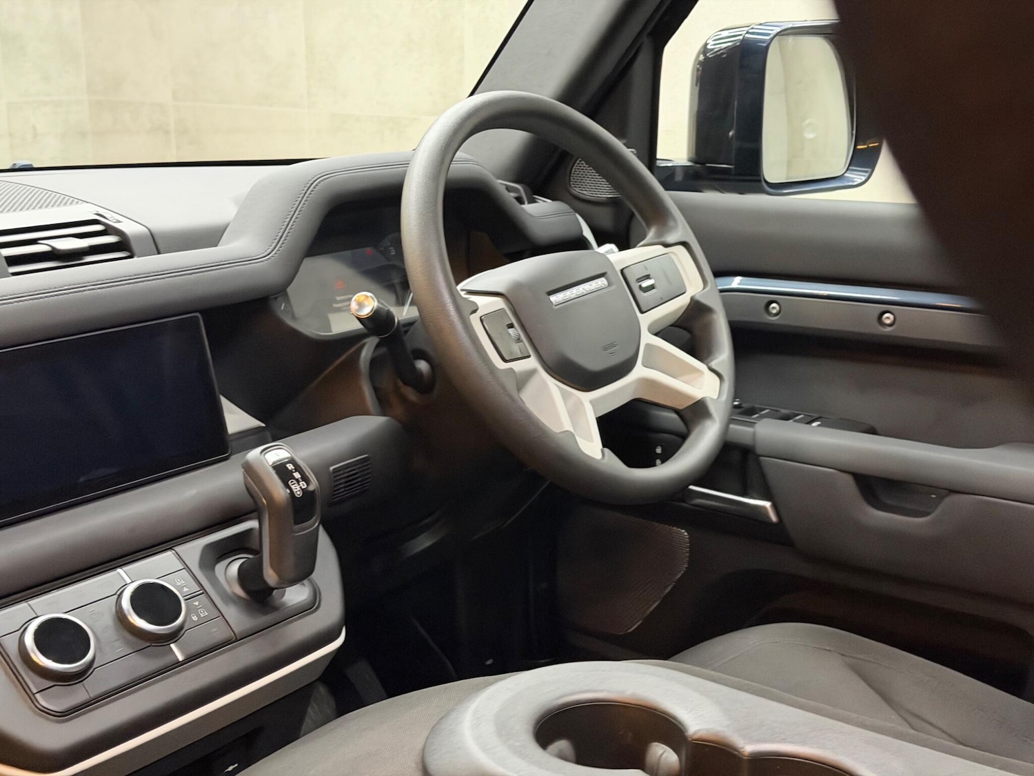 Used Land Rover Defender 2020 for sale - 77060329: Photo 11