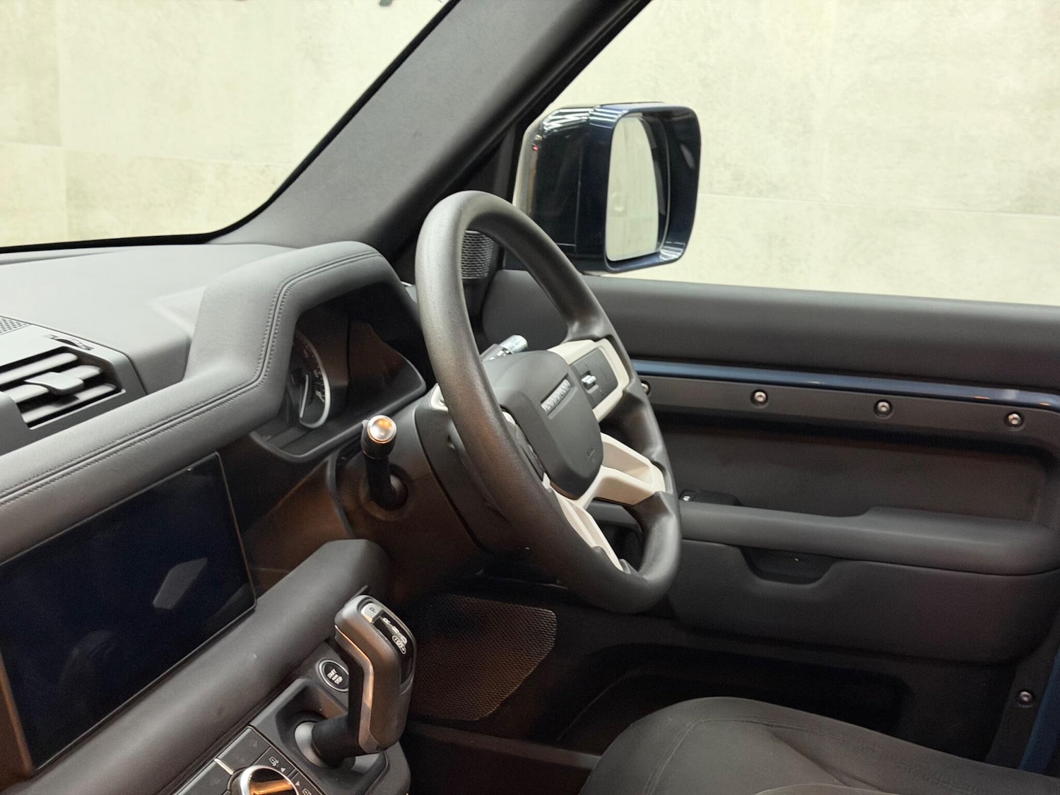 Used Land Rover Defender 2020 for sale - 77060329: Photo 14