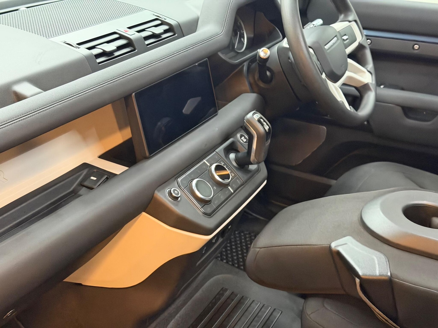 Used Land Rover Defender 2020 for sale - 77060329: Photo 15