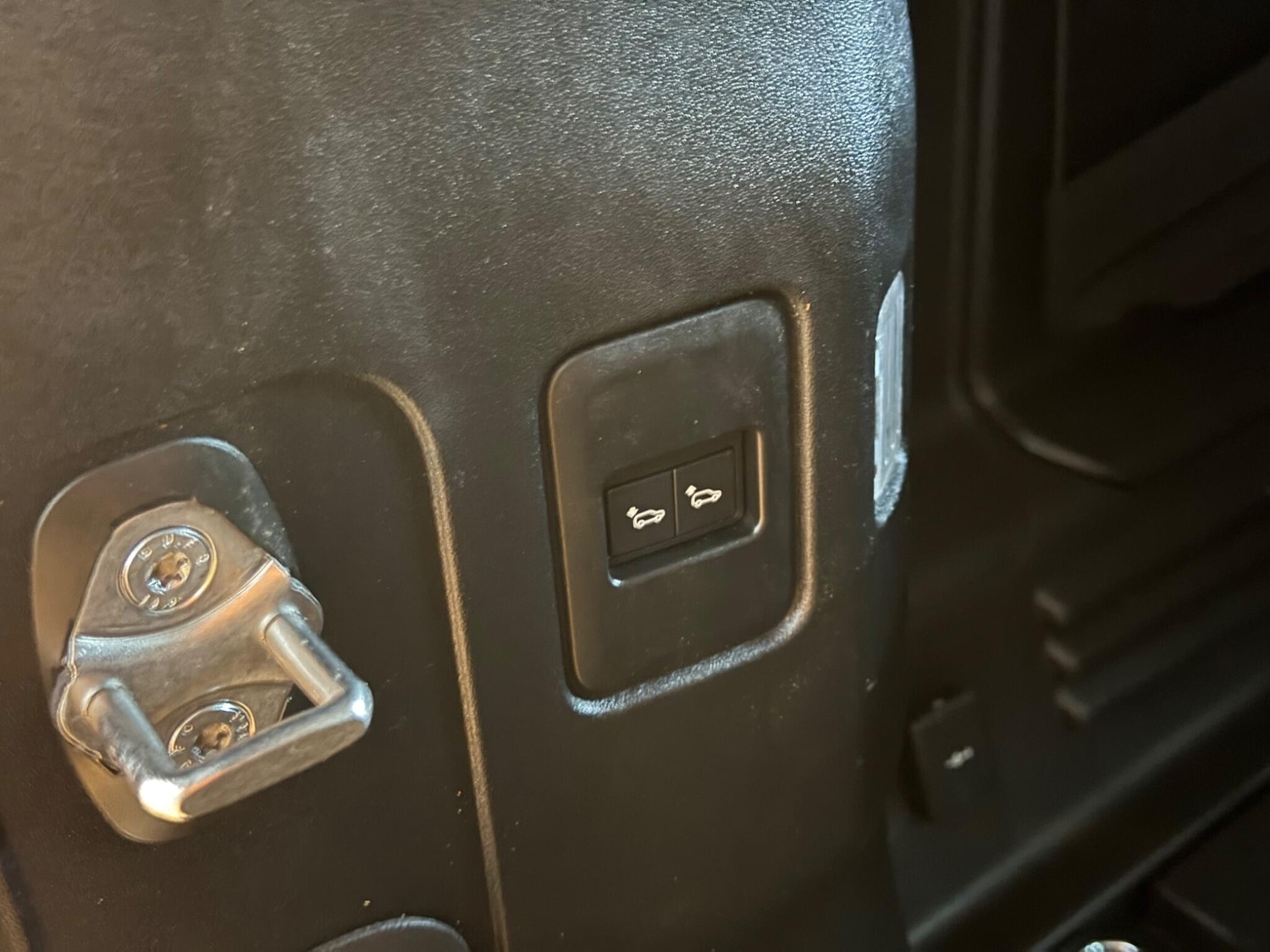 Used Land Rover Defender 2020 for sale - 77060329: Photo 26