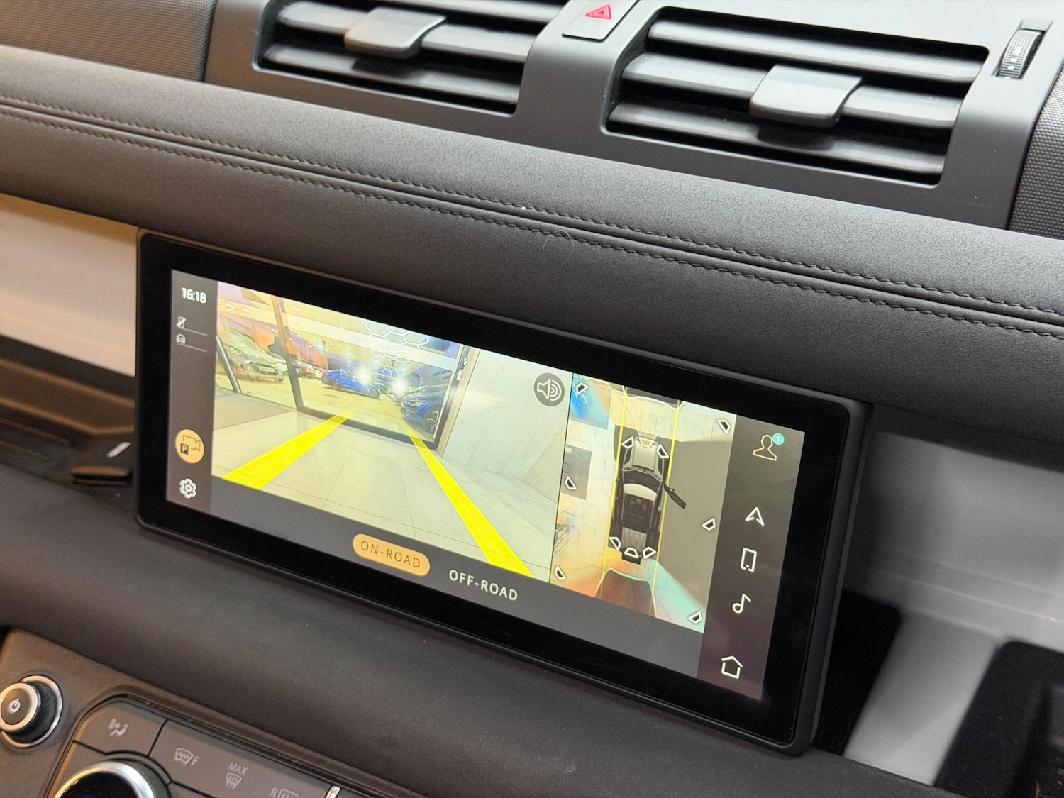 Used Land Rover Defender 2020 for sale - 77060329: Photo 32