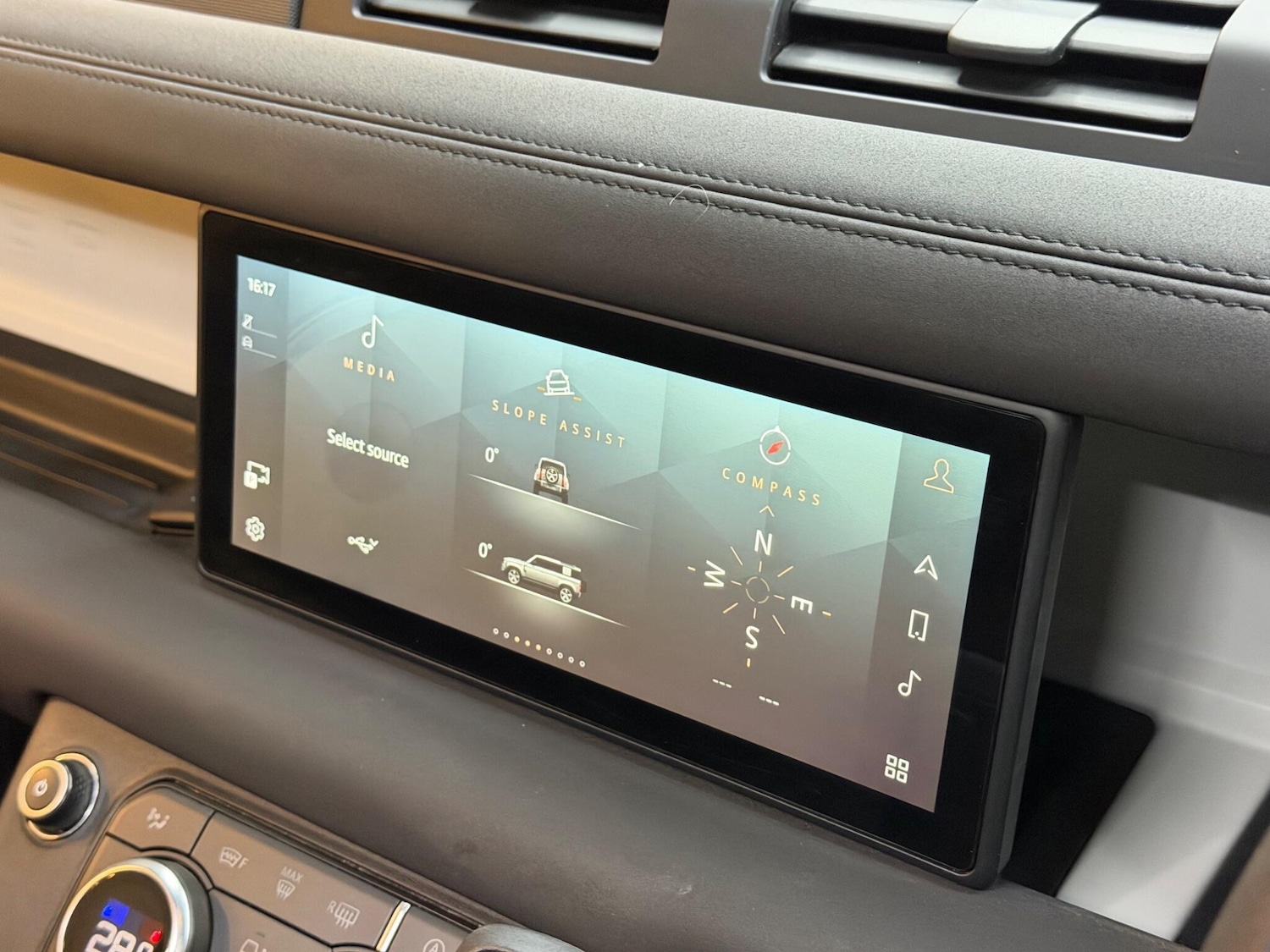 Used Land Rover Defender 2020 for sale - 77060329: Photo 38