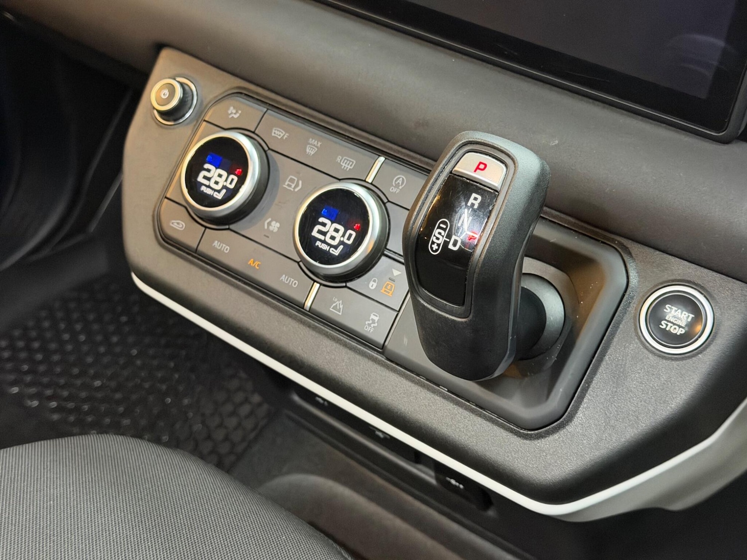 Used Land Rover Defender 2020 for sale - 77060329: Photo 51