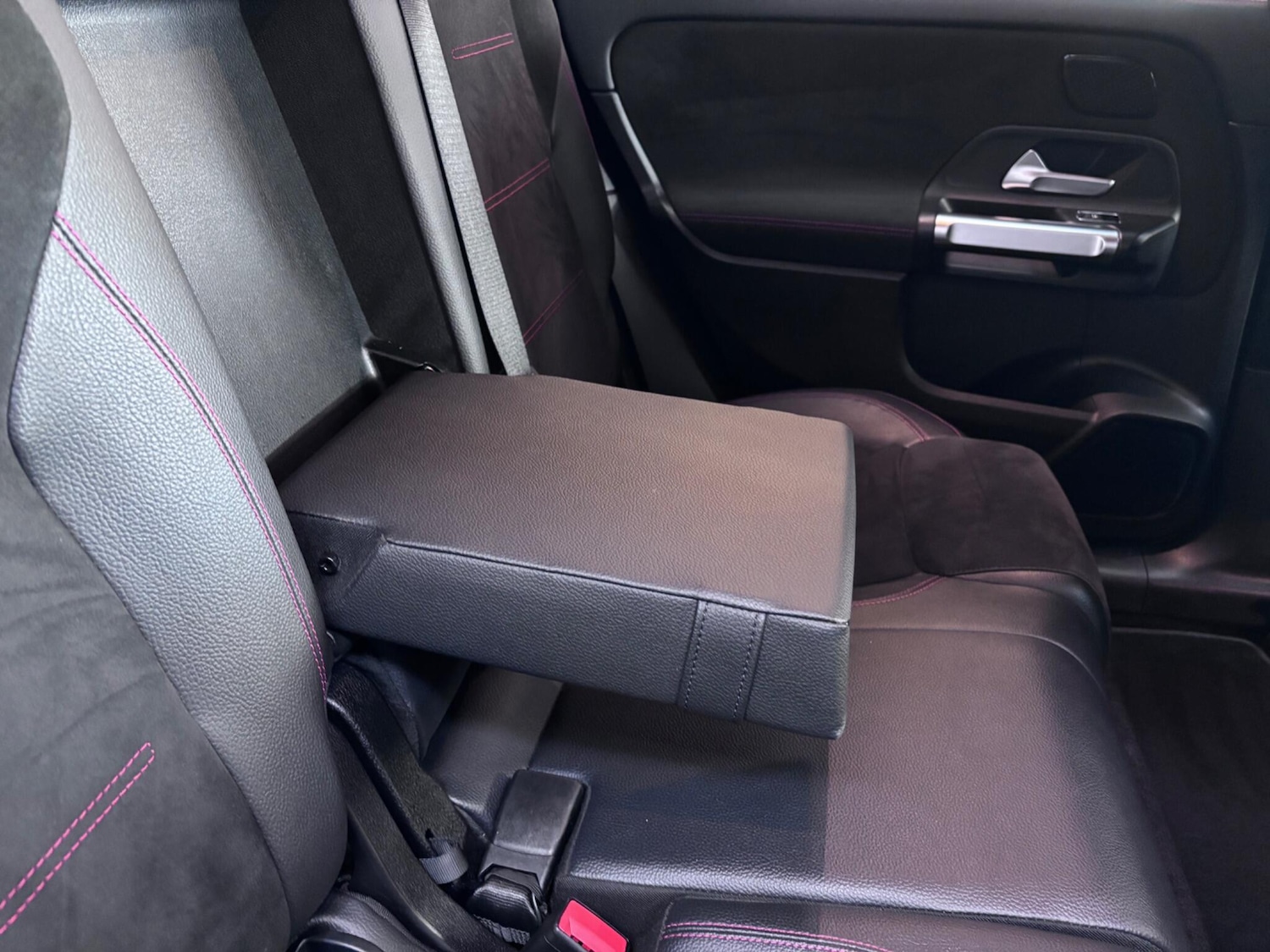 Used Mercedes-Benz GLB 2020 for sale - 76389122: Photo 65