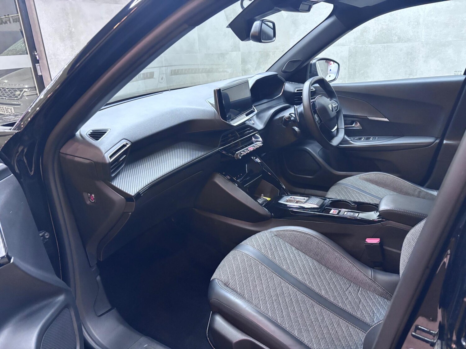 Used Peugeot 2008 2024 for sale - 76866527: Photo 50