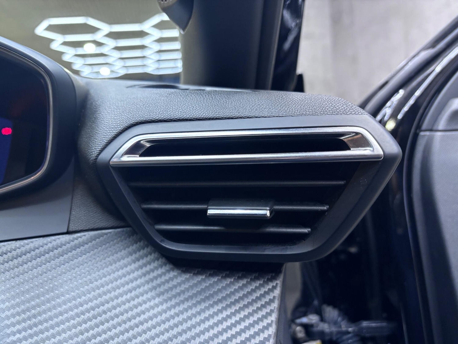 Used Peugeot 2008 2024 for sale - 76866527: Photo 67