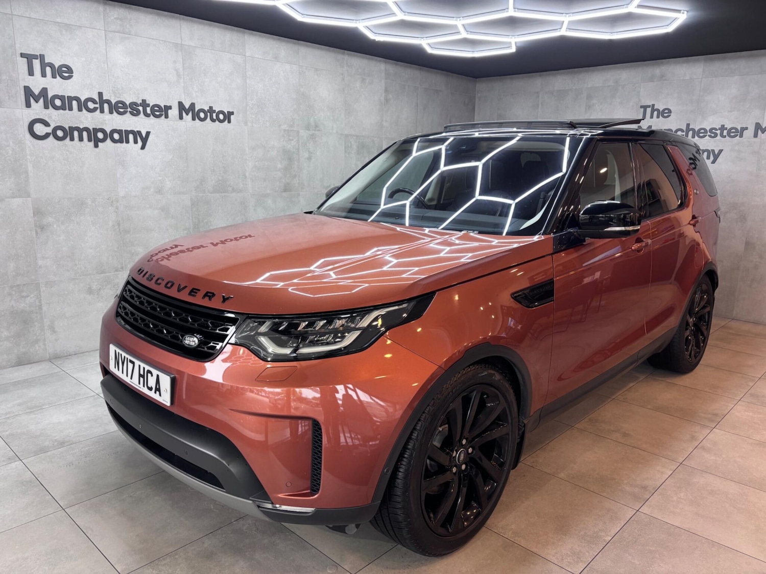 Used Land Rover Discovery 2017 for sale - 76432851: Photo 1