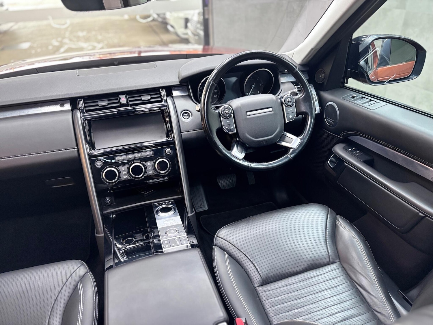 Used Land Rover Discovery 2017 for sale - 76432851: Photo 12