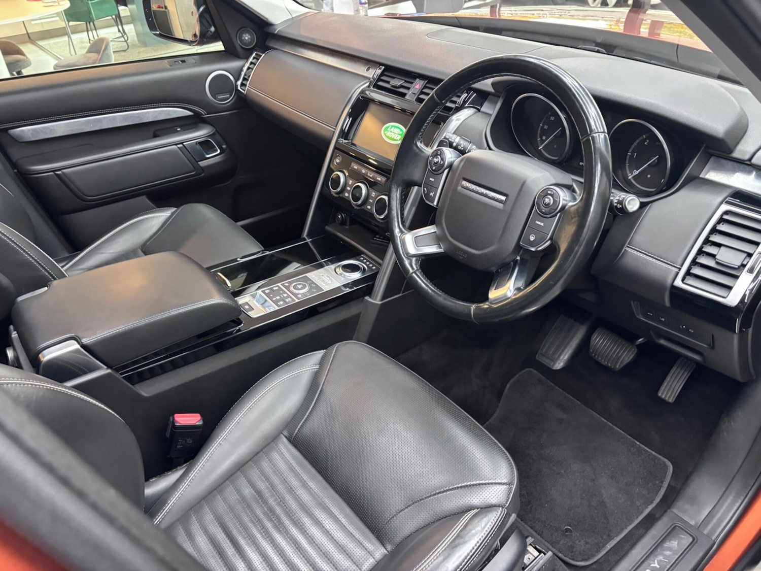 Used Land Rover Discovery 2017 for sale - 76432851: Photo 15