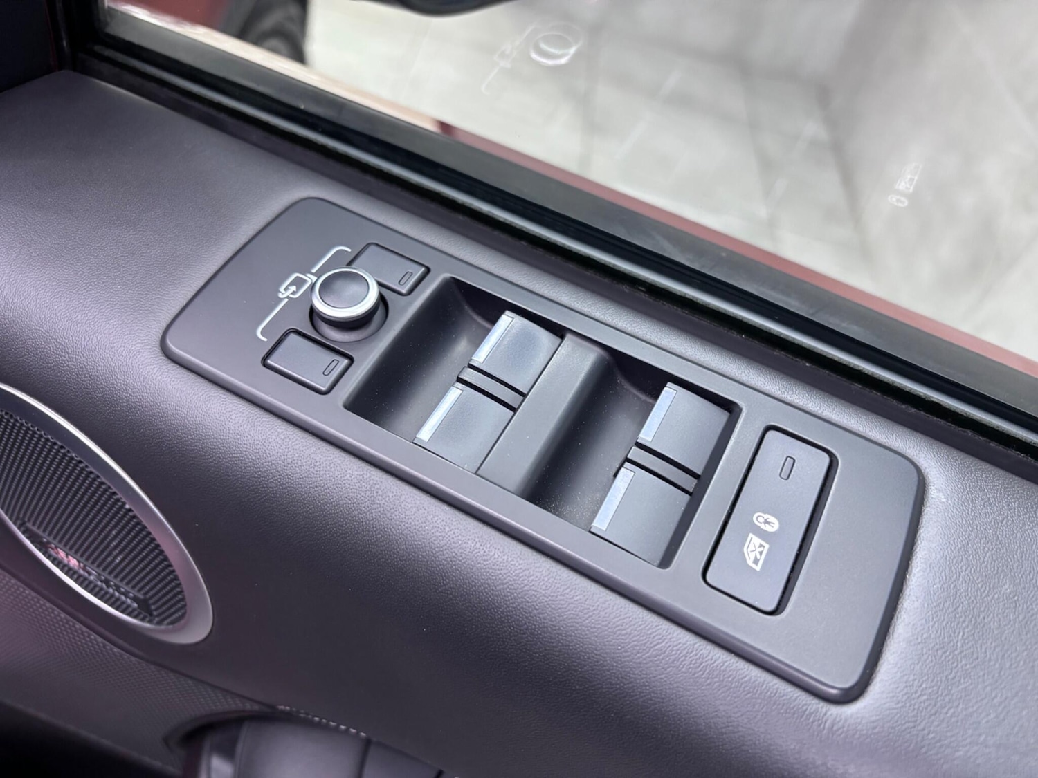 Used Land Rover Discovery 2017 for sale - 76432851: Photo 23