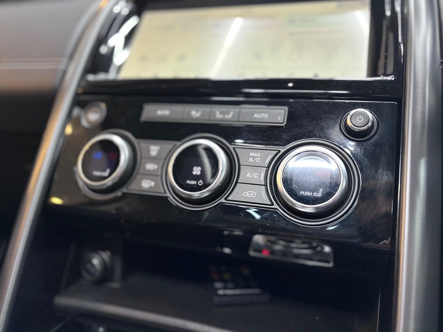 Used Land Rover Discovery 2017 for sale - 76432851: Photo 41