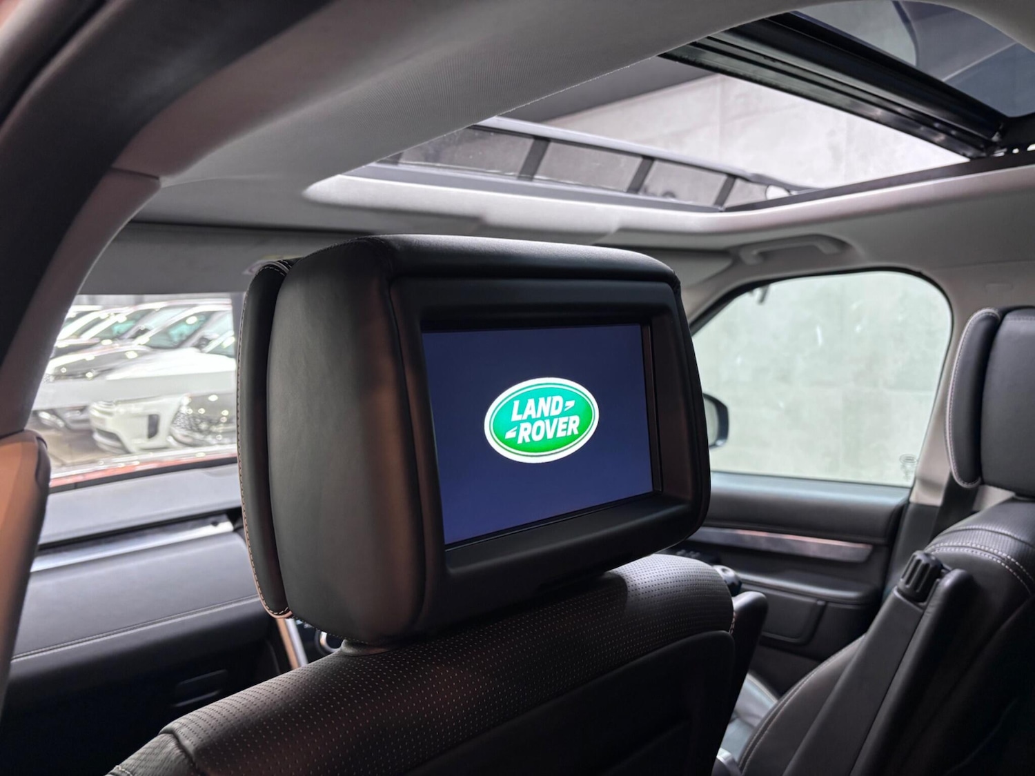 Used Land Rover Discovery 2017 for sale - 76432851: Photo 48