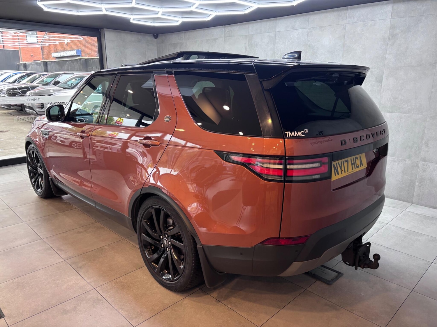 Used Land Rover Discovery 2017 for sale - 76432851: Photo 5
