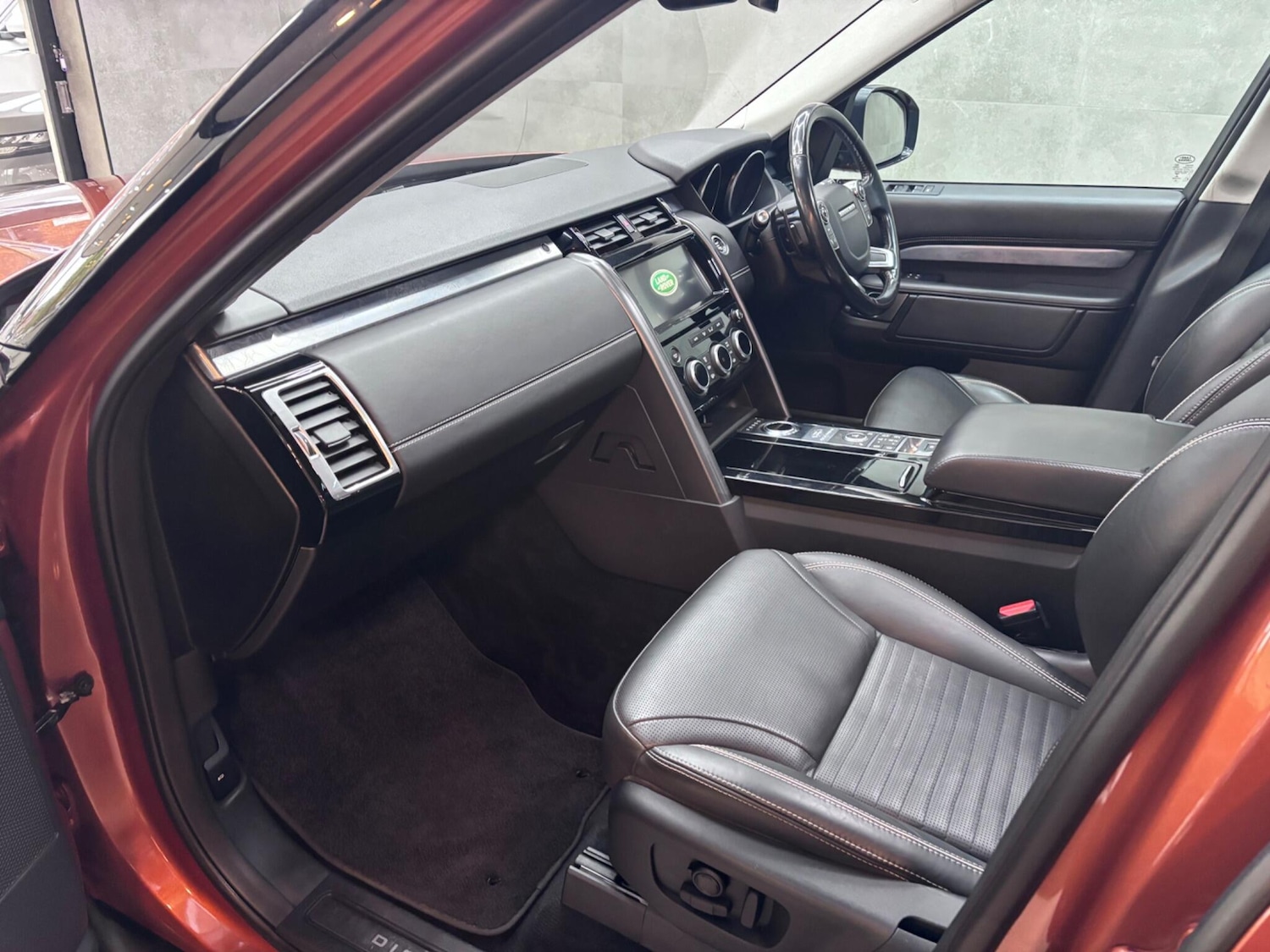 Used Land Rover Discovery 2017 for sale - 76432851: Photo 52