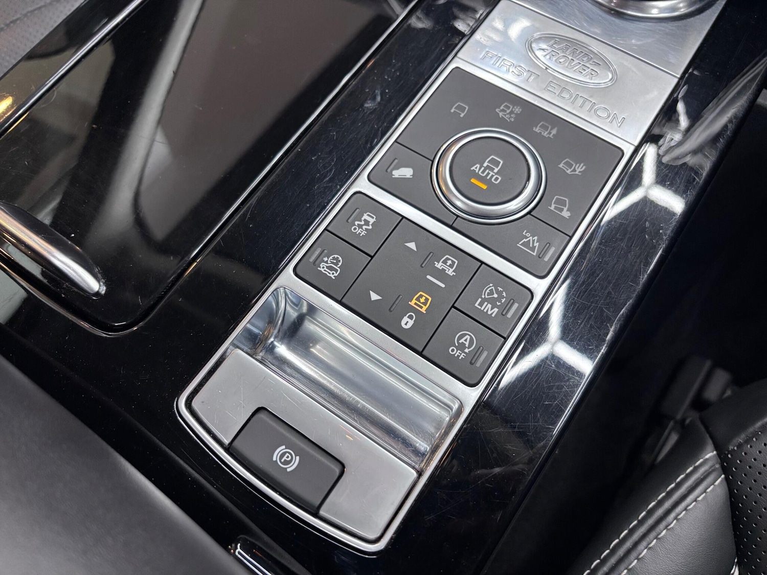 Used Land Rover Discovery 2017 for sale - 76432851: Photo 75