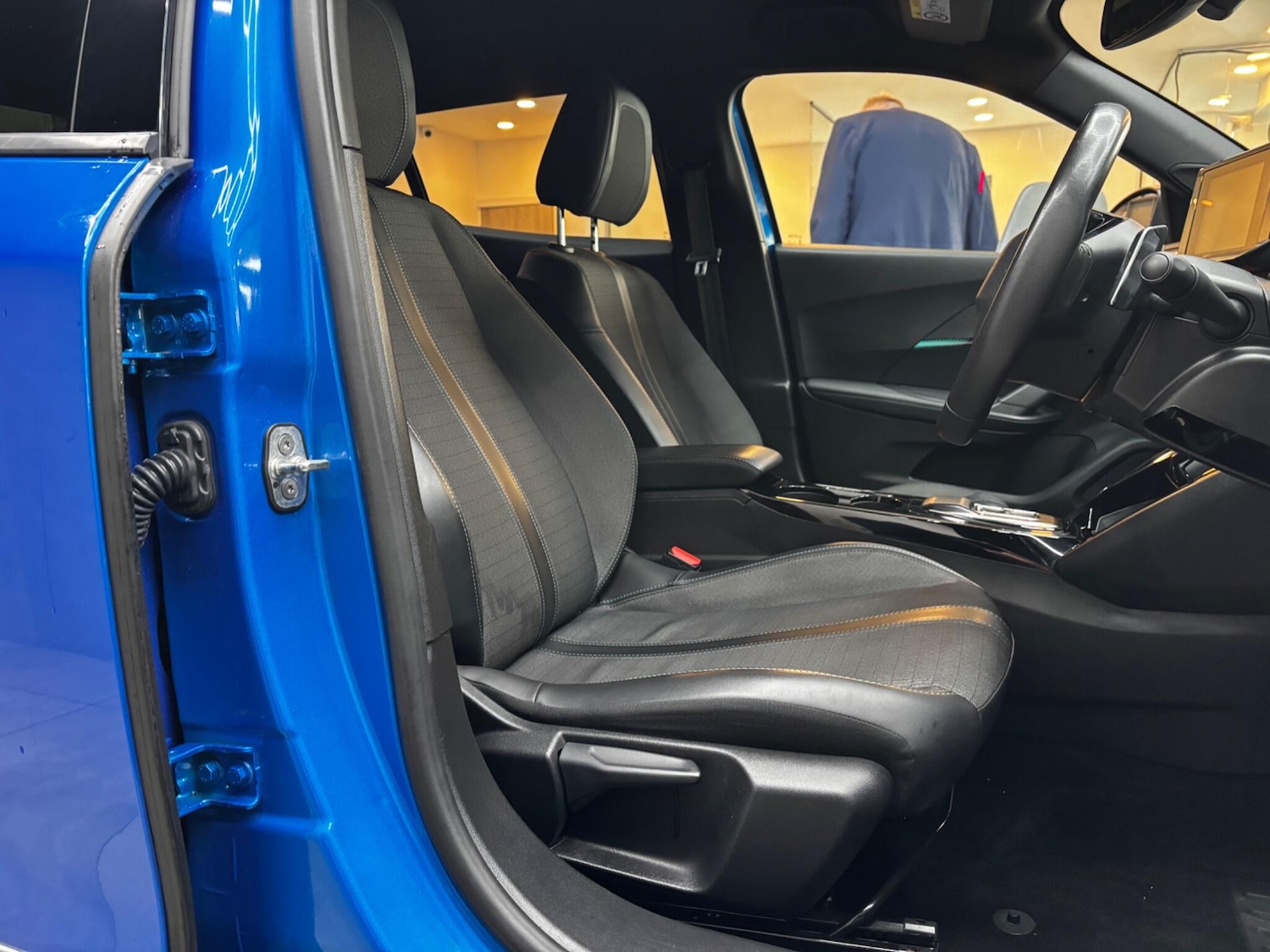 Used Peugeot 2008 2023 for sale - 78101011: Photo 16