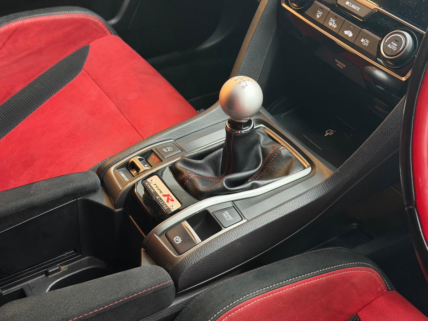 Used Honda Civic 2018 for sale - 77098204: Photo 12