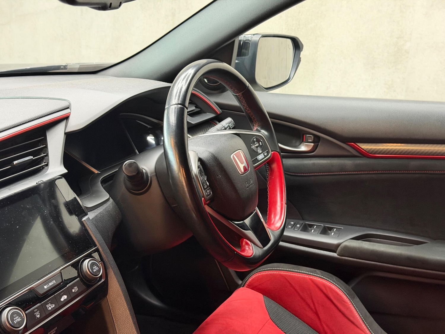 Used Honda Civic 2018 for sale - 77098204: Photo 16