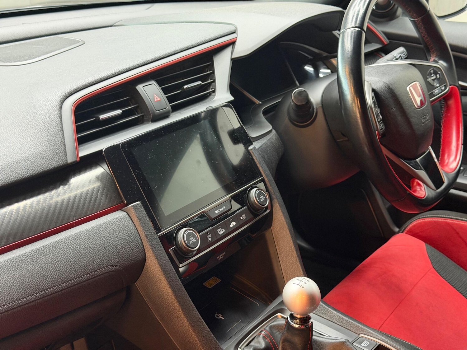 Used Honda Civic 2018 for sale - 77098204: Photo 17