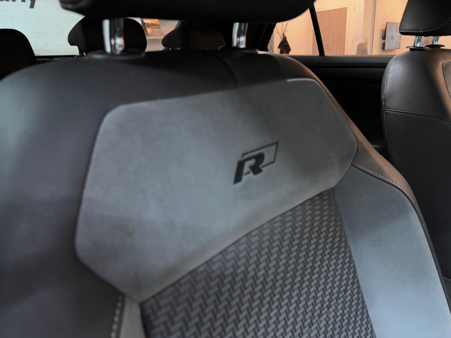 Used Volkswagen T-Roc 2020 for sale - 76522506: Photo 30