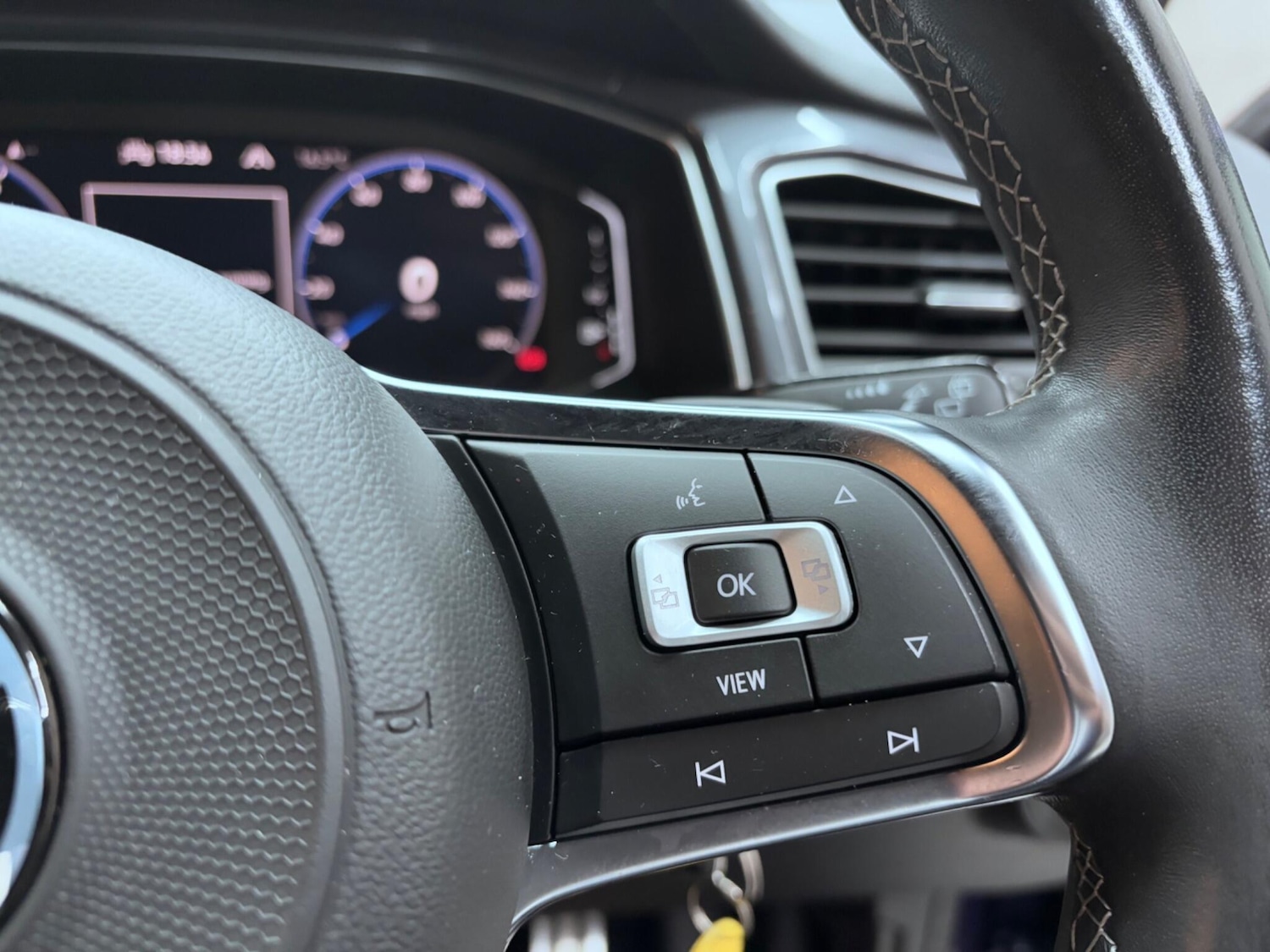 Used Volkswagen T-Roc 2020 for sale - 76522506: Photo 34