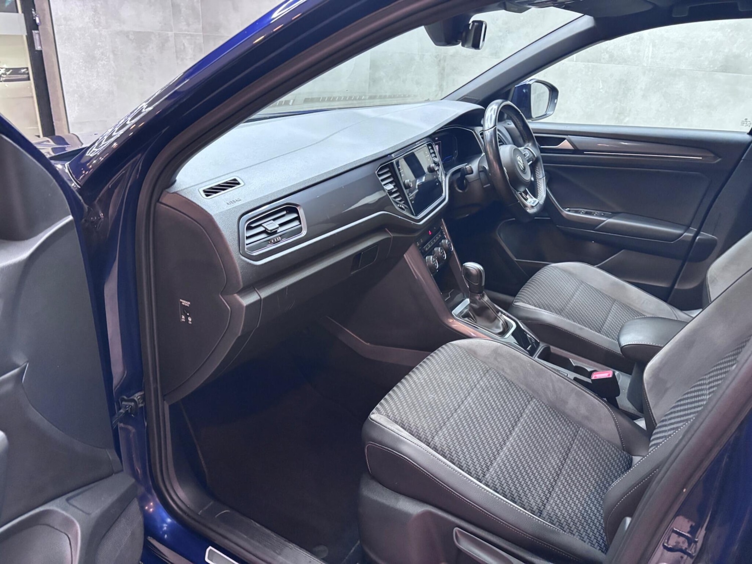 Used Volkswagen T-Roc 2020 for sale - 76522506: Photo 57