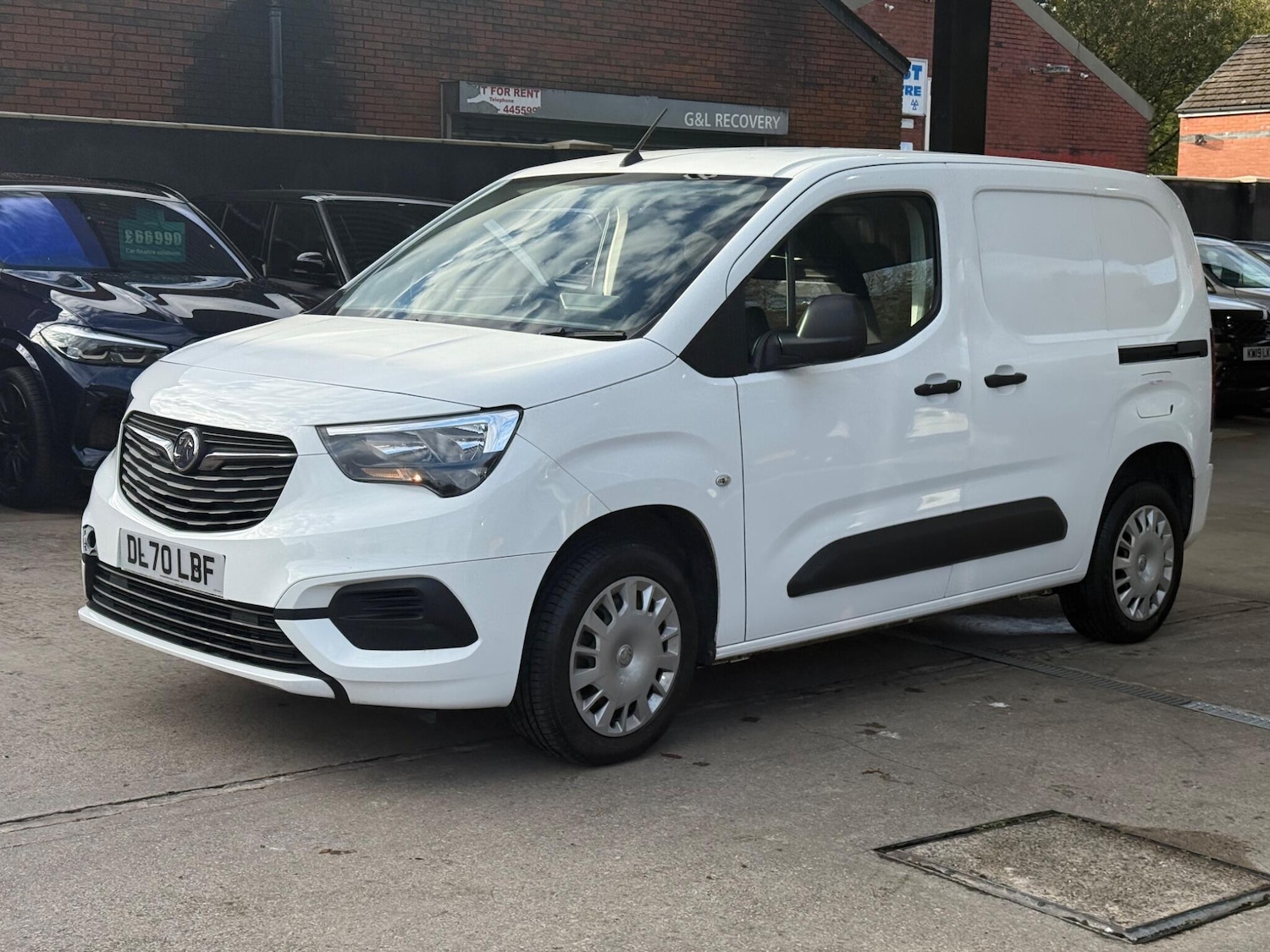 Used Vauxhall Combo 2020 for sale - 76440356: Photo 1
