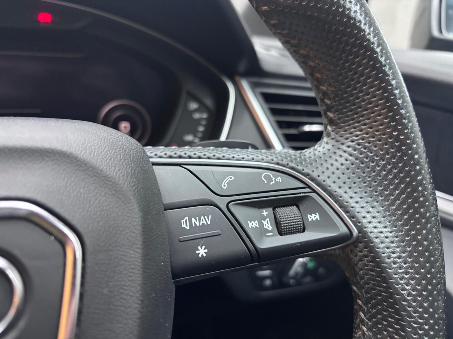 Used Audi Q5 2019 for sale - 76887241: Photo 35