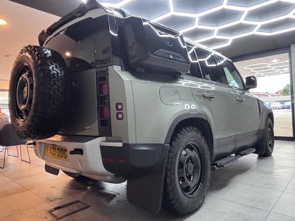 Used Land Rover Defender 110 for sale - 76284293: Photo 11