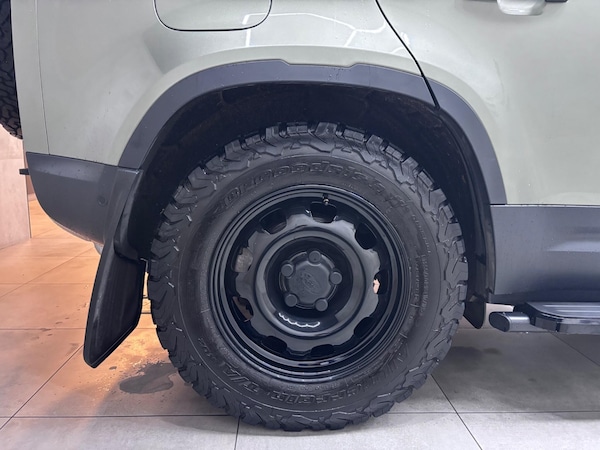 Used Land Rover Defender 110 for sale - 76284293: Photo 37