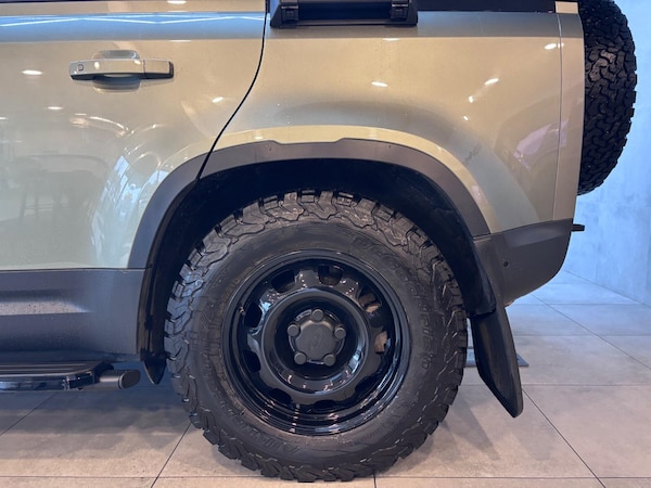 Used Land Rover Defender 110 for sale - 76284293: Photo 39