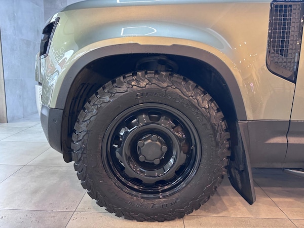 Used Land Rover Defender 110 for sale - 76284293: Photo 40