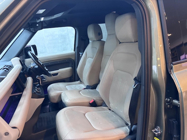 Used Land Rover Defender 110 for sale - 76284293: Photo 51